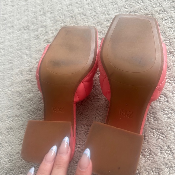 Like new Zara Pink Quilted heels - Picture 3 of 4